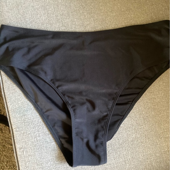 *SOLD on M* New- SHEIN 2 Piece Swimsuit - Picture 5 of 10